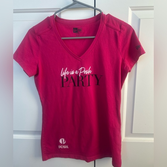 Life is a Posh Party V-neck tee NWOT - Picture 8 of 8